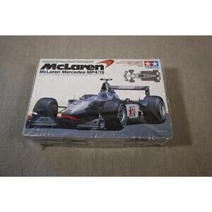 Tamiya 1/20 McLaren Mercedes MP4/13 F1 Model Kit – Unbuilt – Häkkinen